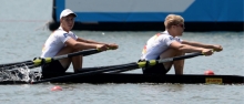 Da war die Konkurrenz schon im Ziel: Moritz Moos (links) und Jason Osborne freuen sich dennoch auch über den fünften Platz im A-Finale. Doch schon bald soll es dann auch mit einer Medaille klappen.