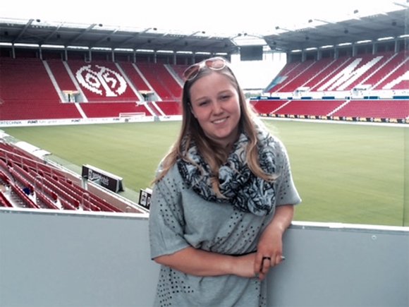 Unverkennbar bereits angekommen in Mainz: Die 24-jährige Linkshänderin Katarzyna Skoczy?ska wechselt vom HC Rödertal zur FSG Mainz 05/Budenheim und soll dem Zweitligisten auf der Rechtsaußenposition wie als sichere Siebenmeterschützin weiterhelfen.