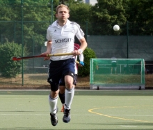 Unerreichbar wie dieser Steilpass auf Stürmer Phil Rügner blieb für die Regionalligamänner des TSV das rettende Ufer in der Tabelle. Selbst bei einem Sieg könnte am Samstag der Abstieg in die 2. Regionalliga feststehen, ohne einen Erfolg gegen TuS Obemenzing ist jedoch definitiv Schluss.