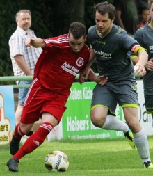 Im Vorjahr qualifizierte sich Gastgeber SVW Mainz (l. Pascal Kalbfuß) für das Spiel um Platz drei gegen Verbandsligist SpVgg Ingelheim. Die Gruppenbesetzung wird es den Weisenauern schwer machen, diesen Erfolg zu wiederholen.