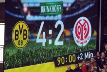 Auch wenn Shinji Okazaki zwei Rückstände ausgeglichen hatte: Letztlich waren die 05er beim BVB ohne Chance.