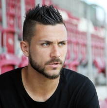 Mit 25 Jahren bekommt Danny Latza beim FSV Mainz 05 eine zweite Chance auf eine Bundesligalaufbahn. Lieber wäre es ihm freilich gewesen, er hätte in seinem Heimatverein Schalke 04 den Durchbruch geschafft.