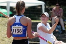 Nastja Reiberger hat den richtigen Draht zu ihren jungen Athleten und Athletinnen. Amelie Schild gab sie bei den Süddeutschen Meisterschaften die richtigen Tipps...