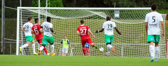 Christian Clemens brachte die 05er Mitte der ersten Halbzeit in Führung...