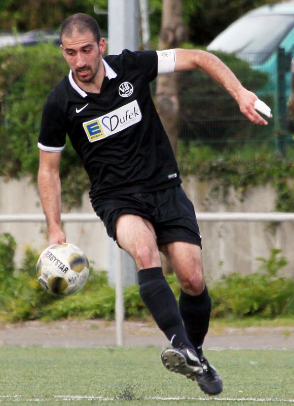 Selten, aber diesmal wahr: Als Defensivmann vor der Bodenheimer Abwehr kommt Alan Ates nur selten zu Treffern. Beim 4:0-Sieg im vorgezogenen Spiel der zweiten Verbandspokalrunde besorgte er nach der Pause das Tor zur 3:0-Führung.