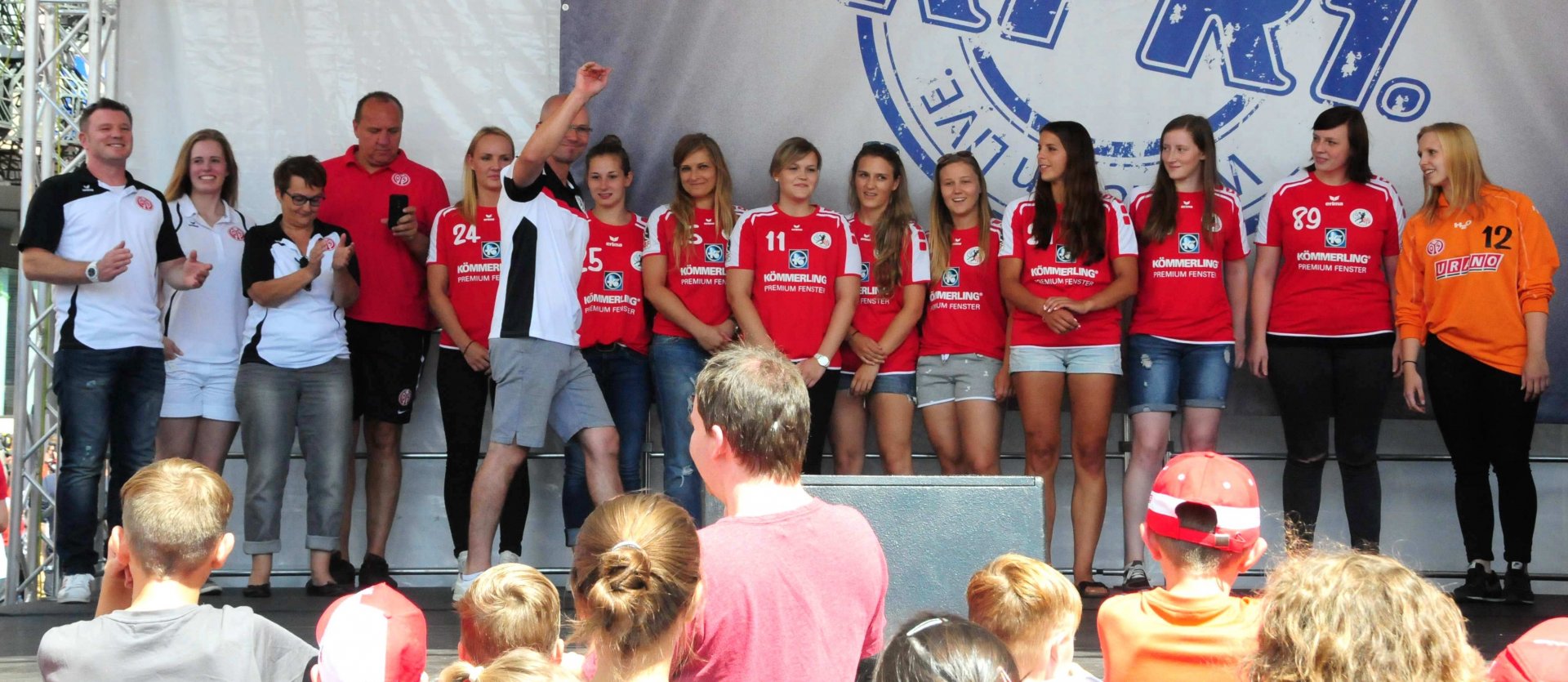 Hatten endlich auch einmal die große Bühne für sich: die Zweitliga-Handballerinnen des FSV Mainz 05…