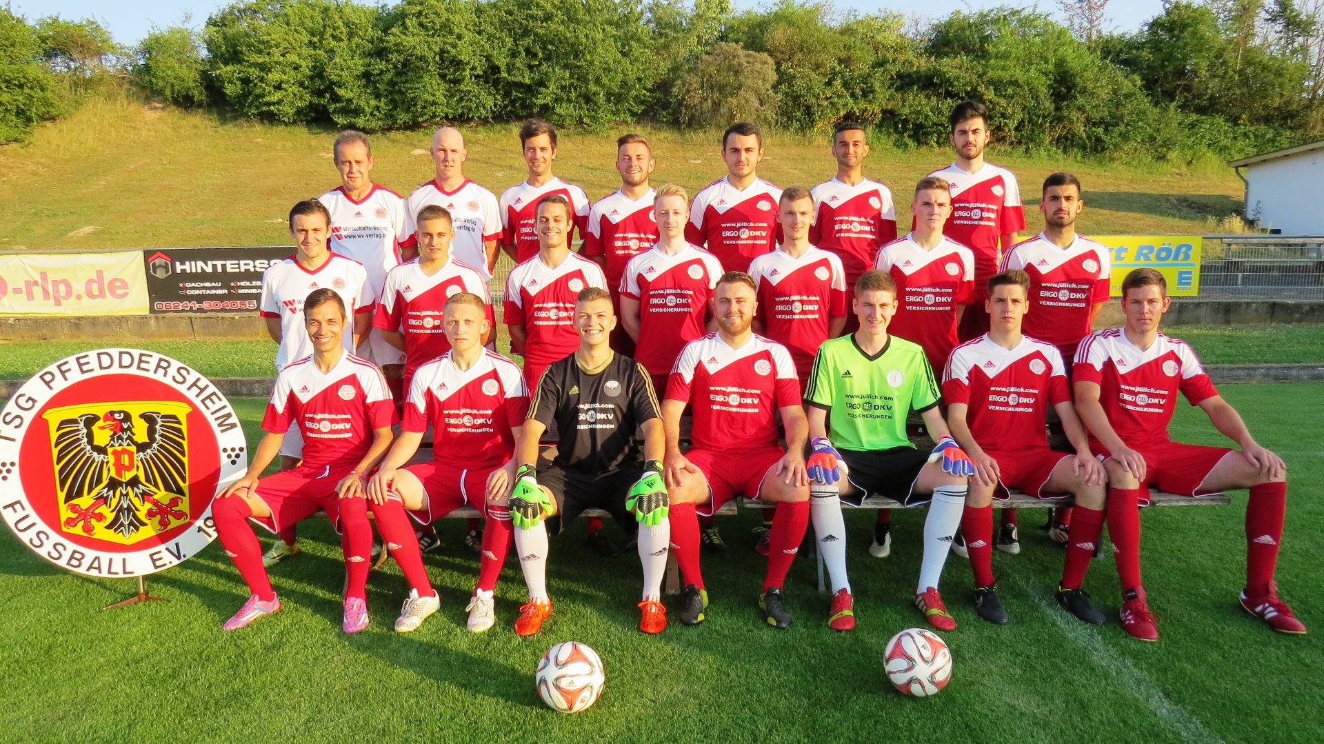 Das Aufgebot von Bezirksliga-Aufsteiger TSG Pfeddersheim II. Hinten (v.l.): Torwarttrainer Hasan Cevirmeci, Trainer Björn Miehe, Max Günther, Ricardo Oetken, Gürkan Arslan, Sefkan Tas, Enes Ünal. Mitte: Kotrainer Marc Heidenmann, Marcel Steigerwald, Pascal Kehr, Florian Körner, Nico Schwuchow, Michael Schäfer, Mert Artan. Vorne: Daniel Tissarek, Jakob Keil, Pascal Noack, Jerome Meloth, Lukas Kauf, Moritz Weber, Johann Zieres. | TSG Pfedersheim