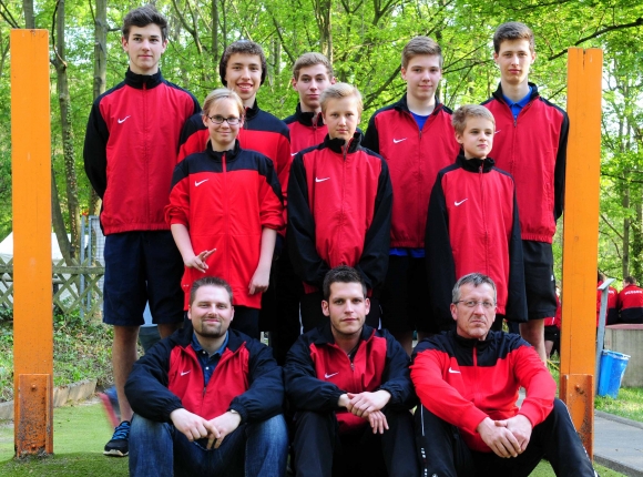 Die Rheinland-Pfälzer (hinten v.l.): Manuel Szablikowski, Dominik Ullrich, Sebastian Piekorz, Steven Weiß (Mannheim), Nehemia Türk; Mitte Selina Krauss, Kilian Horn (Hachenburg), Silvio Krauss; vorne die Trainer Marcel Noack, Danny Hess, Ralf Fischbach.