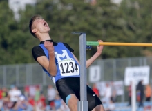 Welch ein Glücksgefühl: Erstmals in seiner jungen Karriere sprang Tomas Janda über 2,09 Meter. Höhengleich mit Remo Cagliesi gewann er damit DM-Silber in der U18. 