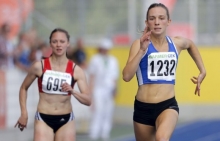 Belohnte sich für ihre harte und konsequente Reha-Arbeit: Marie Harzer (r.) gewann Bronze über 200 Meter.