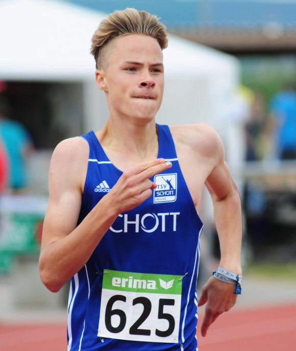 Verpasste in einem starken Feld den Endlauf, durfte sich aber mit einer neuen Bestzeit trösten: Jan Schmied, 800-Meter-Läufer des TSV Schott Mainz.