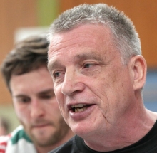 Rainer Sommer geht mit der SG Saulheim in seine erste komplette Saison. Gelingt es, an die vergangene Rückrunde anzuknüpfen, wäre zumindest ein guter Mittelfeldplatz drin. Mit mehr rechnet der Trainer unter den gegebenen Umständen nicht.