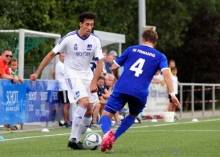 Nach neunmonatiger Verletzungspause und zwei Einsätzen in der Ersten Mannschaft soll Schott-Oberligaverteidiger Serdal Günes (l.) zunächst einmal Spielpraxis in der Bezirksliga sammeln. Gegen Fontana Finthen erzielte er das 1:0. 