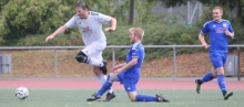 76 Minuten lang verkauften sich Matthias Schmidt (l.) und seine Alemannia(-Reserve) gegen den TSV Wackernheim gut, kassierten dann aber noch fünf Treffer zum 0:6.