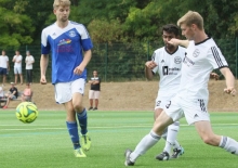 Ob die Finther Robin Schirmer und Rahul Saini (v.r.) am vierten Spieltag endlich den ersten Saisonsieg einfahren? Nach einem Unentschieden und zwei Niederlagen wie am vergangenen Wochenende beim SV Klein-Winternheim geht es für den Landesliga-Absteiger in Nieder-Olm darum, eine längere Aufholphase in der Liga zu vermeiden.