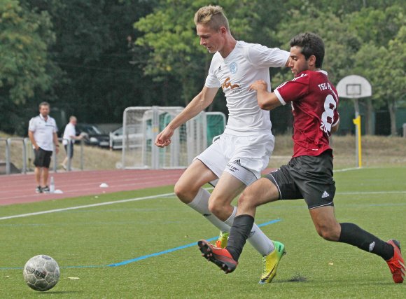 Robin Lehmann war nach einem Abpraller hellwach und nutzte die Gelegenheit zum frühen 1:0 gegen die TSG Pfeddersheim.