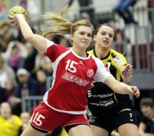 Wenige Wochen vor Saisonbeginn ist Handball-Zweitligist FSG Mainz 05/Budenheim um Christine Maric noch nicht auf dem Stand, der die Mannschaft erfolgreich durch die Saison tragen könnte. Der TV Nellingen, Gegner der Spielszene aus der vergangenen Saison, scheint weiter zu sein.