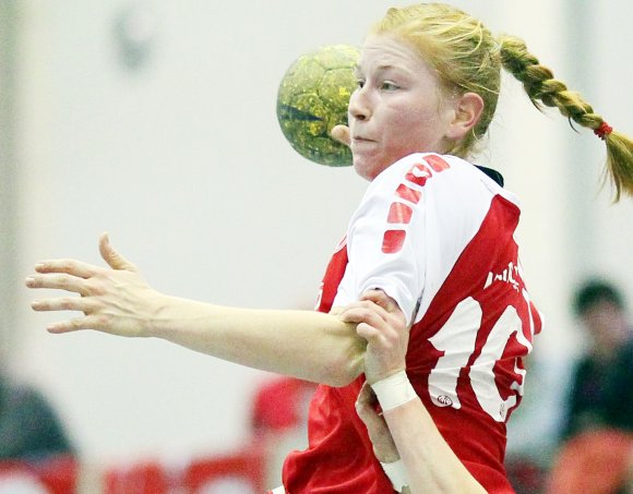 Meike Schmelzer hat ein erfolgreiches erstes Jahr bei Meister Thüringer HC  absolviert und hofft für die kommende Runde, sich über mehr Einsätze auf ihrer Stammposition am Kreis für die Nationalmannschaft zu empfehlen.