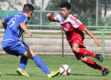 Den Bann zu brechen ist gegen deutlich unterlegene Mannschaften die entscheidende Aufgabe der ersten Phase. Dennis De Sousa Oelsner erfüllte sie nach einer Viertelstunde und besorgte den Führungstreffer der SVW gegen den VfR Frankenthal.