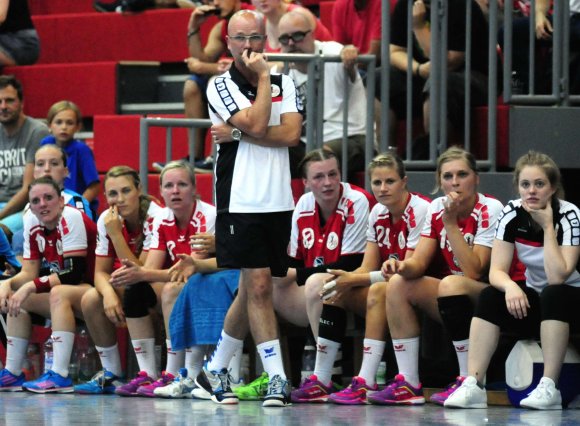 Beim Vorbereitungs-Höhepunkt gegen den Deutschen Meister Thüringer HC gab es für Trainer André Sikora-Schermuly und seine Mannschaft nicht viel zu jubeln. Im Pokalvergleich mit Ligakonkurrent HSG Bensheim-Auerbach rechnet die FSG sich deutlich mehr aus.