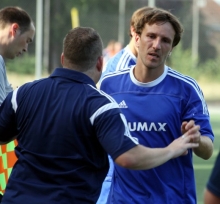 Als Fynn Pierrets im Derby gegen die TuS Marienborn den Platz verlassen musste und etwas missmutig mit Trainer Timo Schmidt abklatschte, war das in diesem Falle ein Abgang für mehr als eine Woche. Pierrets ist nur einer von vielen Spielern der TSG Bretzenheim, die sich in den Urlaub begeben hat. Beim SV Geinsheim muss Schmidt die komplette Angriffsreihe ersetzen.