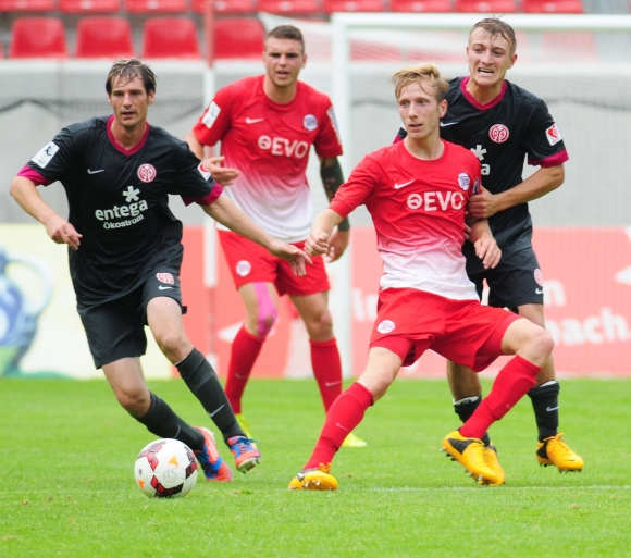 Leitete mit einem zu kurzen Querpass auf Tobias Schilk das 0:1 ein: Michael Falkenmayer.