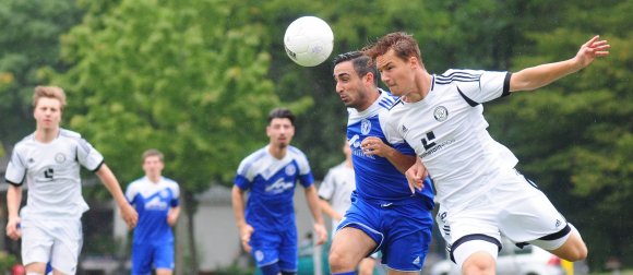 Ohne Zweifel der Mann des Spiels: SVG-Kotrainer Babak Keyhanfar (2.v.r.)...