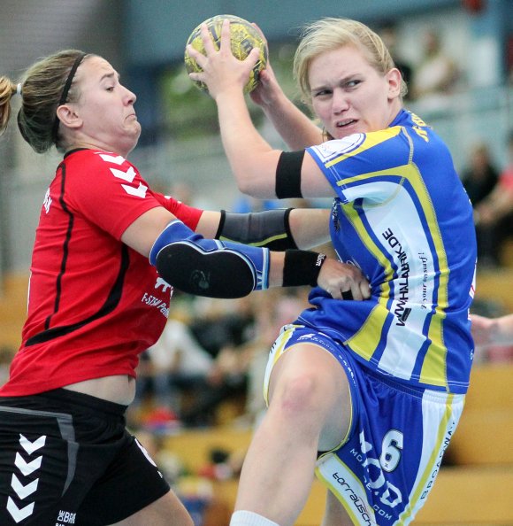 Im Angriff lief es, wenn auch nicht für Alina Lindner (r.) persönlich, die ohne Treffer blieb, so aber doch für die Mannschaft der SG Bretzenheim II schon recht gut im ersten Saisonspiel. Die Probleme lagen eher im defensiven Bereich.