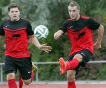 Ein Dopplepack vom Matthias Cygon (r.) entschied das Bezirksligaspiel gegen den TuS Biebelnheim zugunsten des FSV Nieder-Olm.