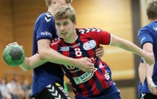 Tobias Weyrich erzielte in Wiesbaden seine ersten beiden Bundesligatore für die JSG Ingelheim/Budenheim, doch wie er hier im ersten Spiel gegen die HSG Hochheim/Wicker steckenblieb, ging es in der hessischen Landeshauptstadt der gesamten Mannschaft allzu oft.