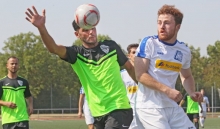 Bislang war Abdelaziz Ahanfouf (M.) der einzige ehemalige Nationalspieler in den Reihen des SV Italclub. Jetzt leistet ihm Youssef Mokhtari Gesellschaft.