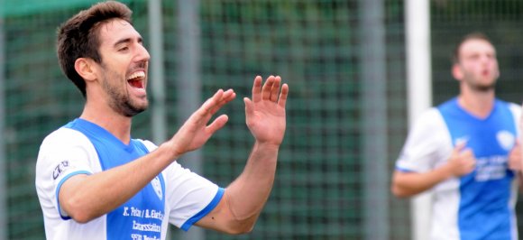 Hat gut lachen: Imanol Chiappa Gutierrez erzielte zwei Tore zum Mombacher Sieg in Zeiskam.