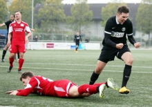Hätte Norman Loos gewusst, dass er in den kommenden 18 Minuten noch zwei weitere Treffer erzielen würde, er hätte sich die Kräfte zum Jubeln besser eingeteilt. Nach dem 3:0, als der Hattrick gegen RWO Alzey perfekt war, kam schon etwas Feiermüdigkeit auf.