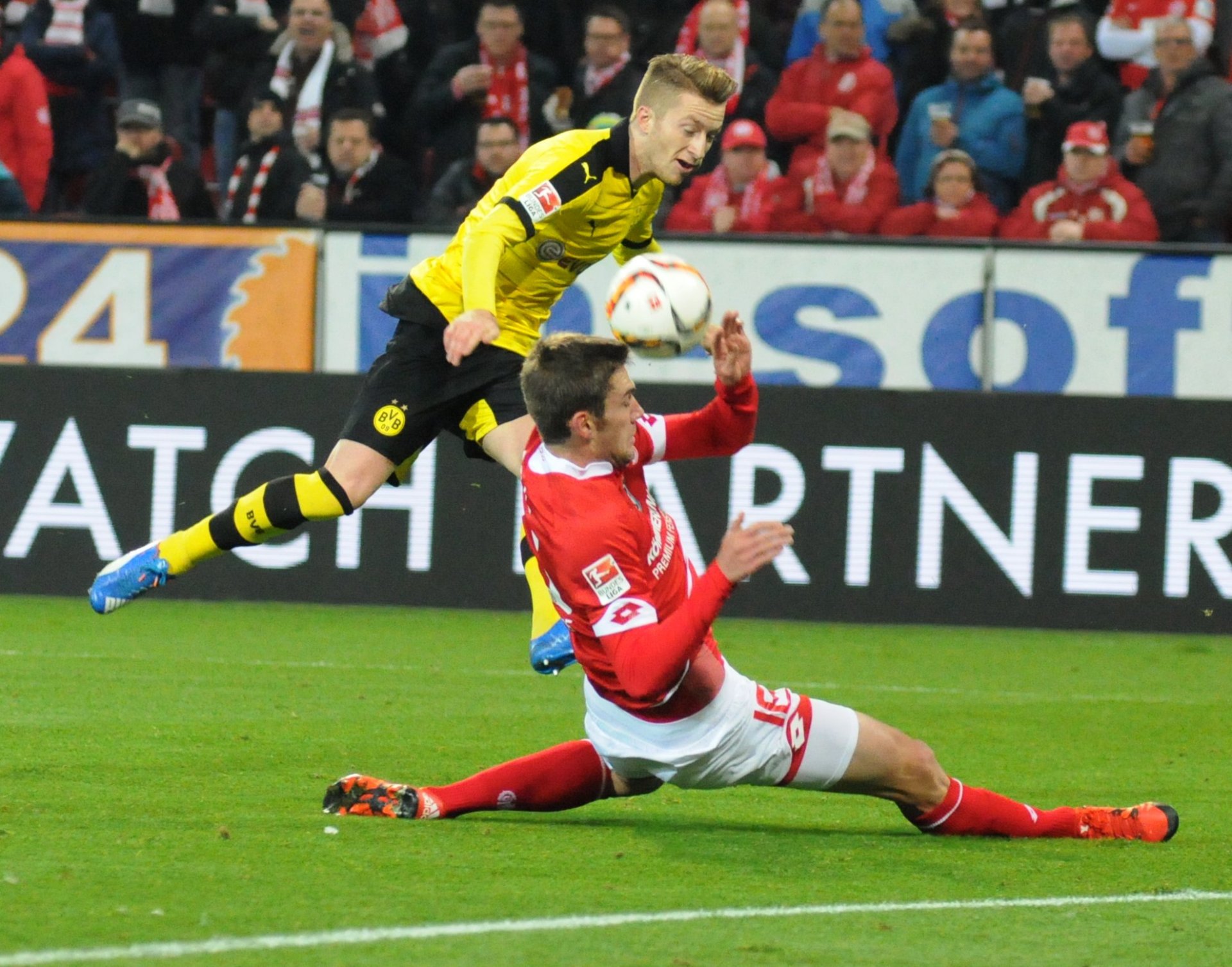 Tatsächlich hatte die 05-Hintermannschaft um Stefan Bell lange Zeit kaum etwas zugelassen, auch Nationalspieler Marco Reus kam nur selten zum Abschluss…