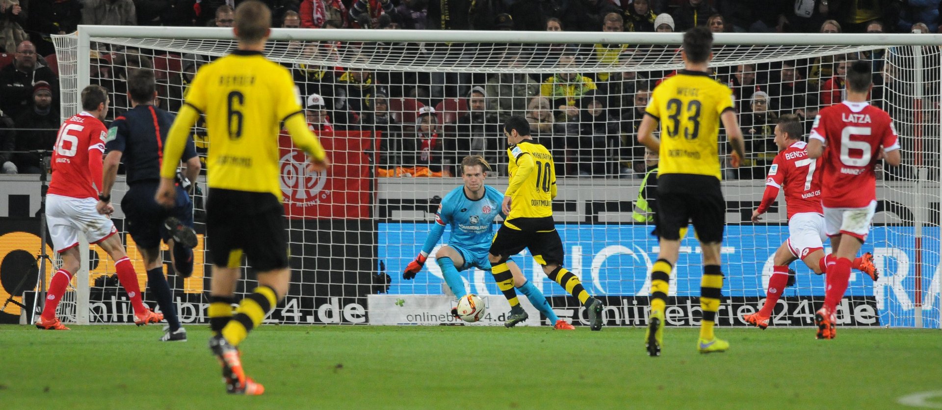 ... dem zweiten BVB-Tor war ein Fehler von Daniel Brosinski vorausgegangen.