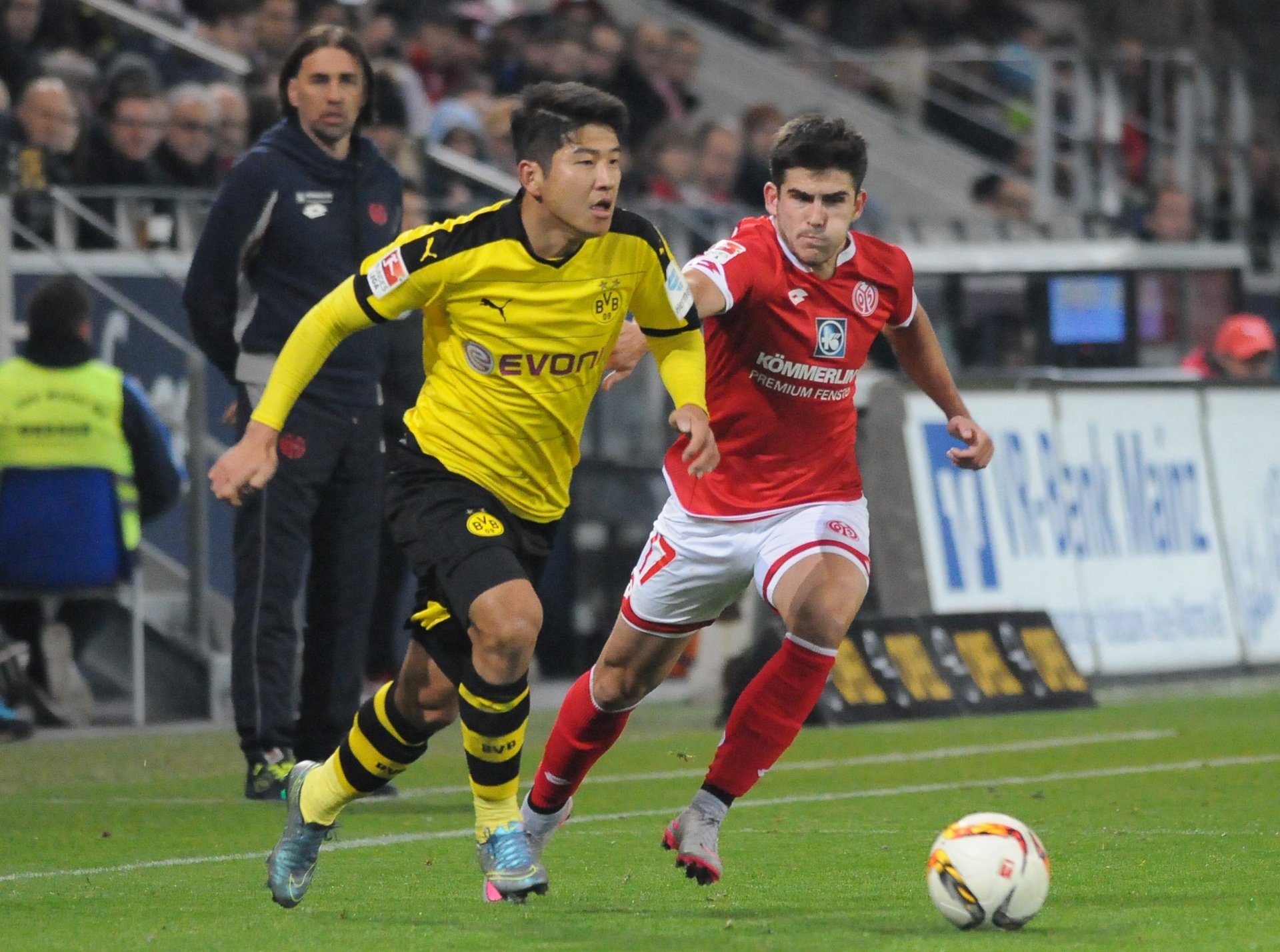 Der Ex-05er Joo-Ho Park war zwar nach Saisonbeginn nach Dortmund gewechselt, um sich die Taschen vollzustopfen, ist läuferisch aber immer noch ganz gut unterwegs.