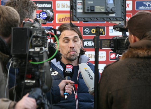 Kein Kommentar: Zu den Diskussionen um die Zukunft von Manager Christian Heidel beim FSV Mainz 05 ließ sich Trainer Martin Schmidt von den überregionalen Medien keine persönliche Einlassung entlocken. Für ihn steht die Vorbereitung auf das Bremen-Spiel im Vordergrund.