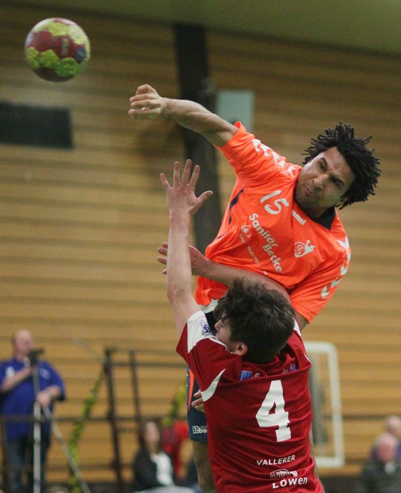 Mit vier Treffern, darunter dem spielentscheidenden Tor, beteiligte Manuel Blezinger sich am neunten Heimsieg seines Teams.