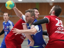 Den Pokaleinsatz haben Tino Stumps und der TV Nieder-Olm mit dem Freitagsspiel bei der SG Saulheim bereits hinter sich. Nun gilt die Aufmerksamkeit dem Punktspiel am Sonntag bei den HF Illtal. Es steht zu befürchten, dass beim Vizemeister nicht mehr als Schadensbegrenzung das Thema sein wird.