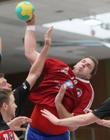 In Eppelborn zeigte sich erneut, dass Blitz-Neuzugang Gerrit Wamser eine deutliche Verstärkung für den Nieder-Olmer Rückraum ist. Der 21-Jährige nimmt sich in jedem Spiel auch seine Schwächephase, dennoch reichte es für ihn bei den HF Illtal zu beachtlichen acht Feldtoren.