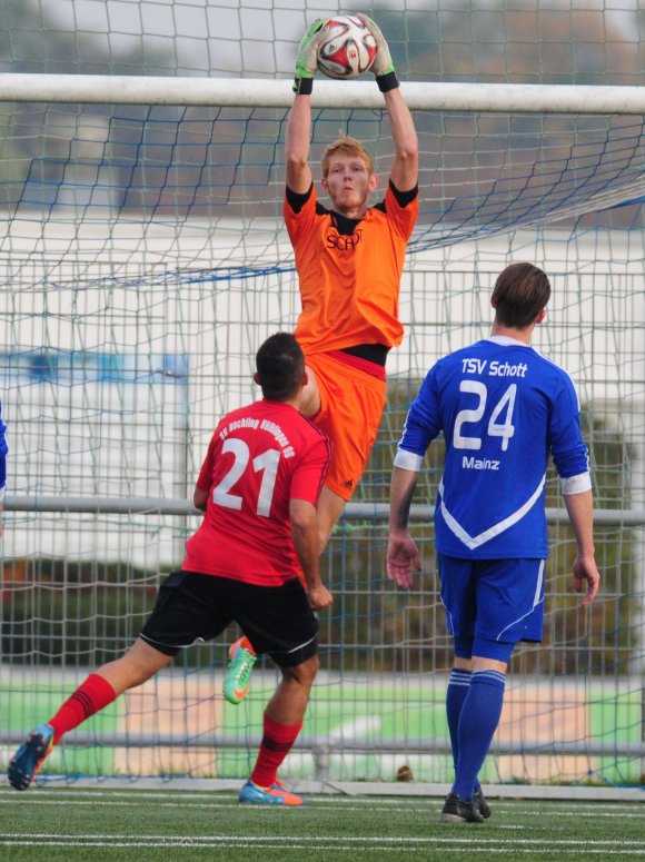 Verhinderte in Mehring mehrmals den Ausgleich: Schott-Torwart Patrick Manthe.