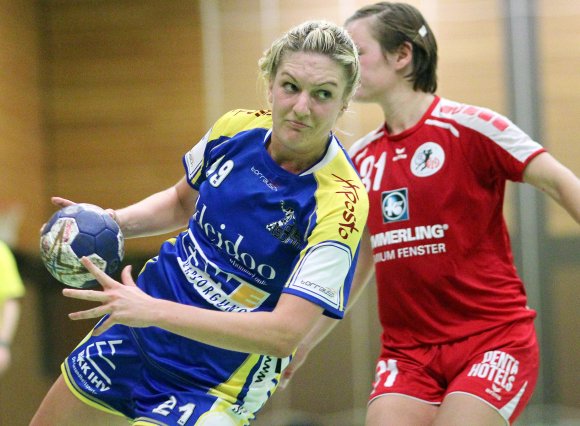 Vanessa Graf musste das Spielfeld Mitte der zweiten Halbzeit wegen einer Platzwunde am Kopf räumen.