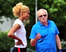 Nach ihrer zweijährigen Verletzungspause überredete Alexandra Wester 2013 Altmeister Harry Letzelter zu einem Trainer-Comeback und arbeitete sich unter ihm wieder nach oben.