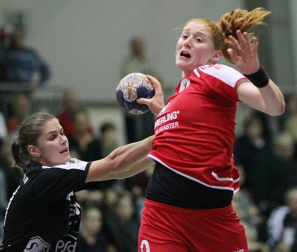 Tamara Heinzelmann war gegen den TSV Haunstetten mit ihren sechs Feldtoren zusammen mit Maxine-Luise Schmohl (5) ein recht erfolgreiches Rückraumduo. Das reichte aber nicht aus um den TSV Haunstetten genügend entgegenzusetzen, zu viele Mitspielerinnen blieben hinter ihrem Leistungsvermögen zurück.