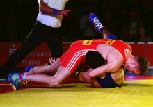 Nach neun Sekunden durfte Ilir Sefaj essen gehen. Das Abkochen hatte sich für den Mainzer Federgewichtler, der im Fliegengewicht antrat, gelohnt.