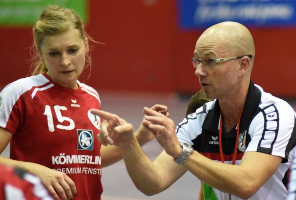 Er hätte weitergemacht, der Verein wollte nicht mehr: André Sikora-Schermuly ist wegen der sportlich schwierigen Situation beim abstiegsbedrohten Zweitligisten FSG Mainz 05/Budenheim von seinem Trainerjob  entbunden worden.