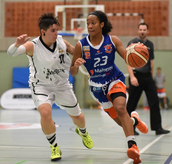 Zwei Punkte bei einem Mitkonkurrenten im Kampf gegen den Abstieg könnten Bria Richardson (r.) und die ASC-Basketballerinnen am Sonntag ganz gut gebrauchen.