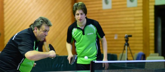 Volker Stippich (l.) und Christian Ditschler sicherten dem TSV Wackernheim mit ihrem Sieg im Schlussdoppel den 9:7-Erfolg beim TTV Albersweiler.
