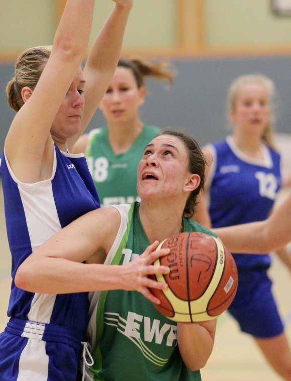 An Christine Arnold lag es am wenigsten, dass die DJK Nieder-Olm gegen den TV Hofheim unterging. Die Flügelspielerin machte eine gute Partie und war mit ihren 13 Punkten auch offensiv konkurrenzfähig.