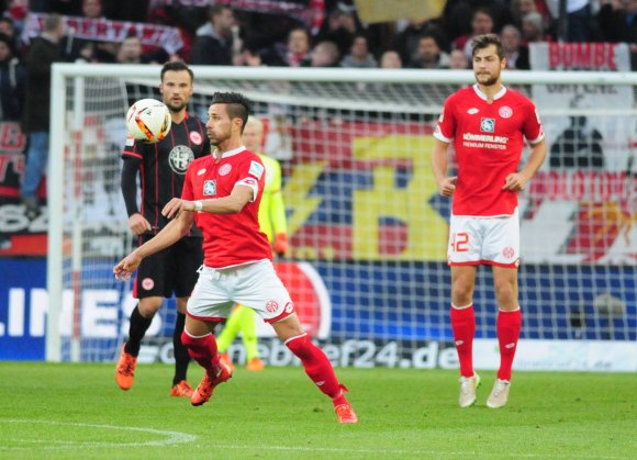Zwei Kandidaten für die Mainzer Defensive: Danny Latza (l.) ist nach seiner Gelbsperre wieder spielberechtigt, Alexander Hack hat gegen die Eintracht und in Hamburg als Innenverteidiger überzeugt.